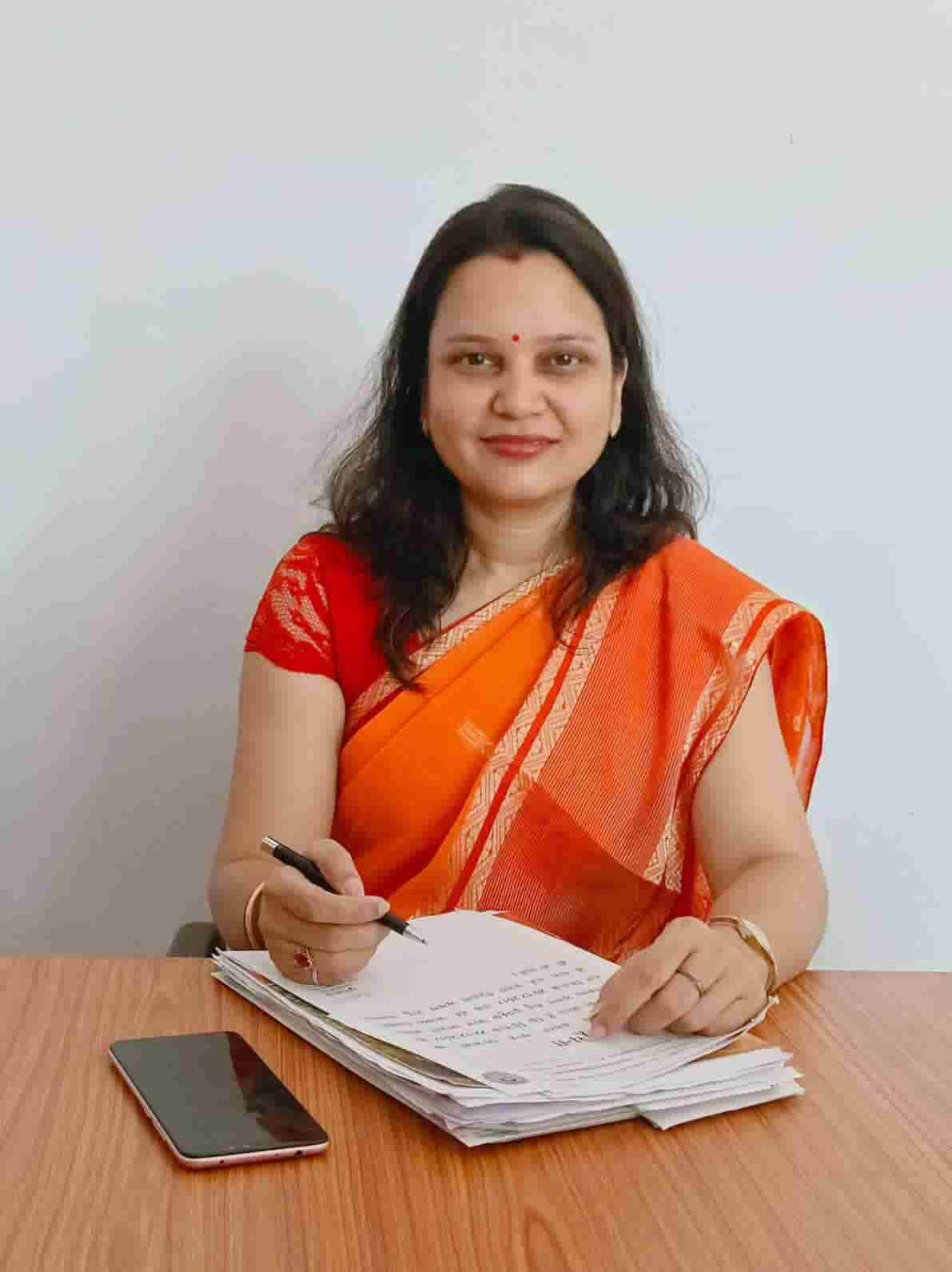 Dr.Smt.Astha Tiwari	